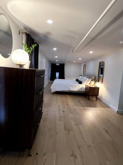 King Bed, The Phenix Historic Hotel, Spacious, Room # 406 Μπάνγκορ Εξωτερικό φωτογραφία